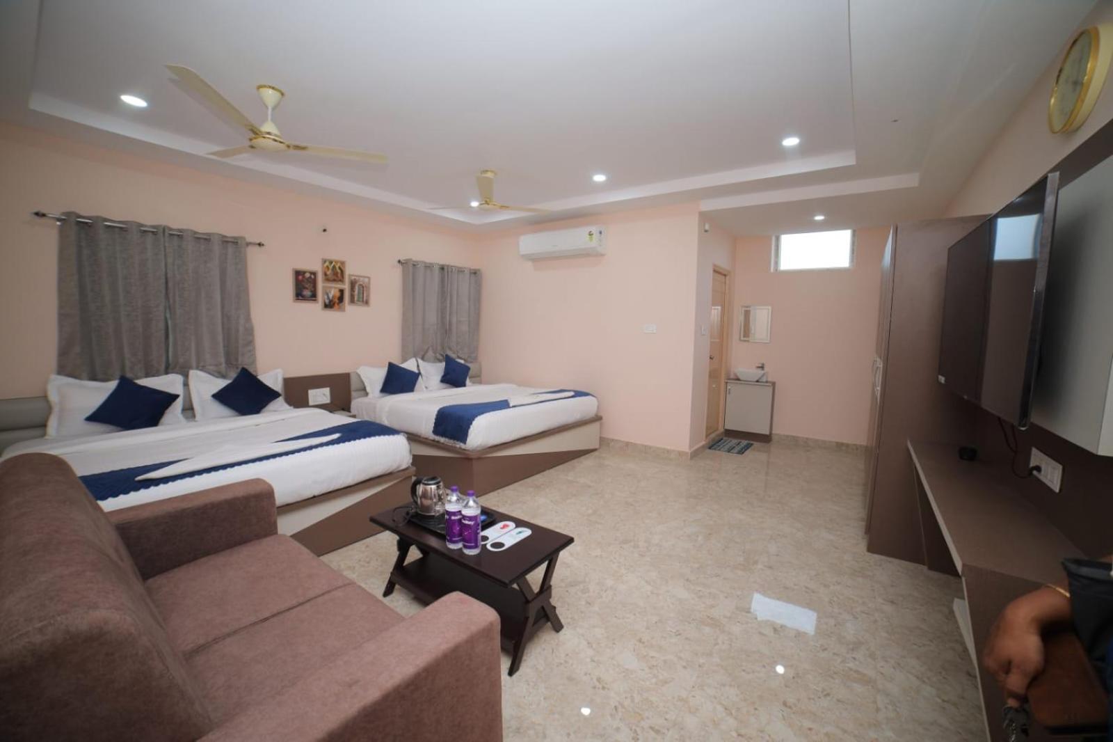 Sri Ganesh Grand Hotel Tirupati Buitenkant foto