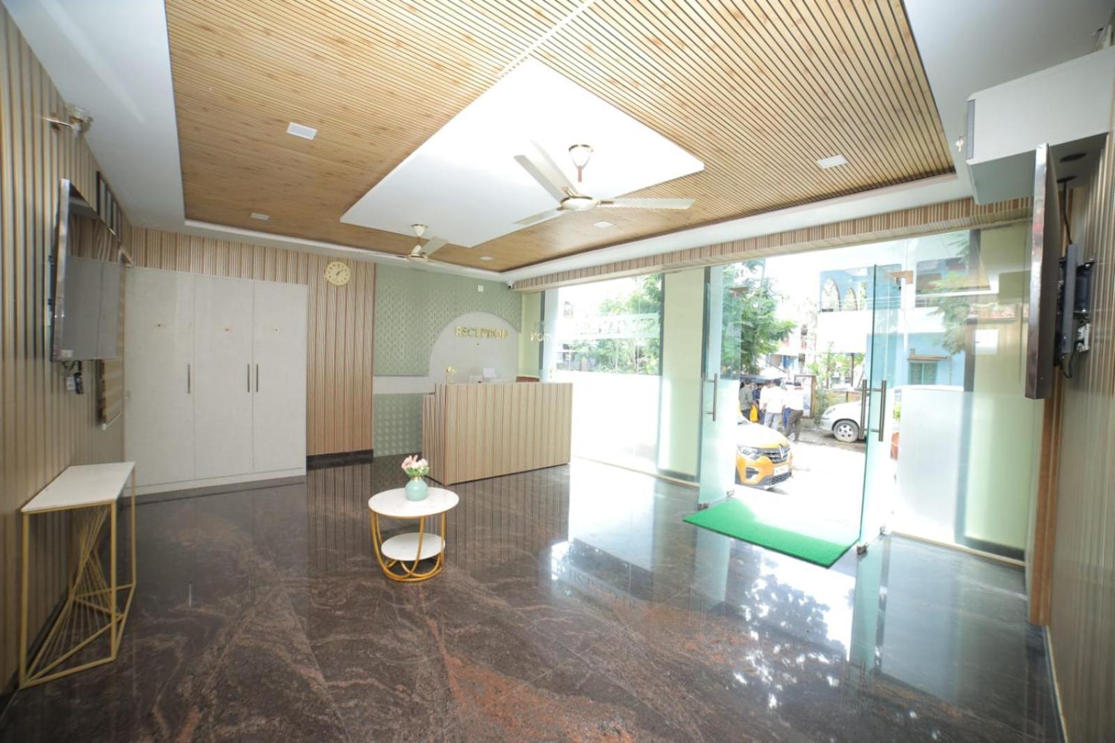 Sri Ganesh Grand Hotel Tirupati Buitenkant foto