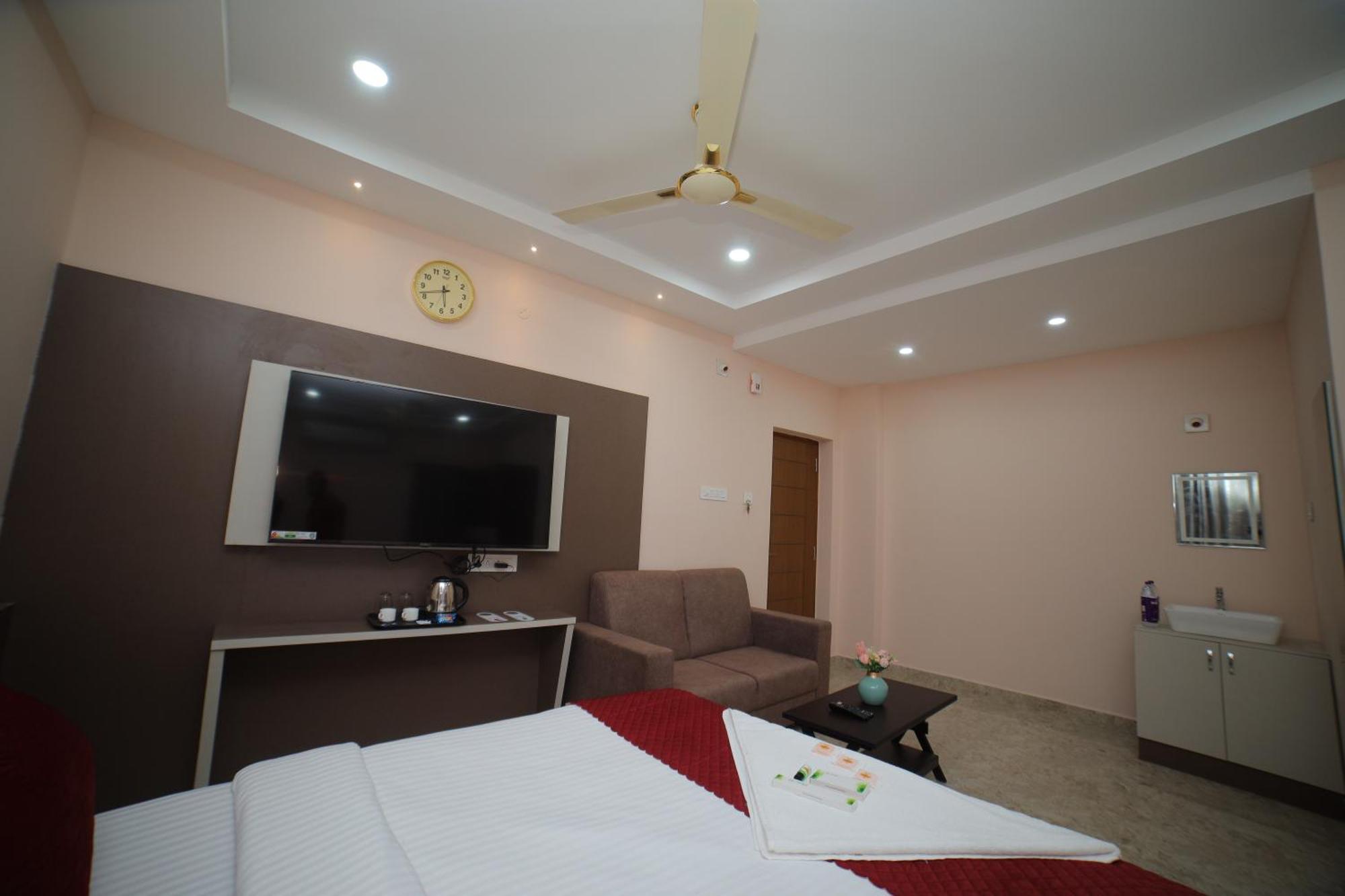 Sri Ganesh Grand Hotel Tirupati Buitenkant foto
